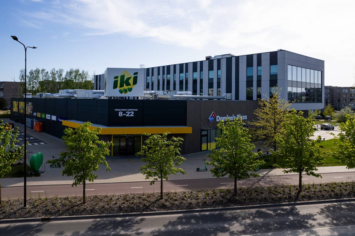 Prekybos tinklas „Iki“ diegia inovacijas visoje veikloje – nuo dirbtiniu intelektu paremtų savitarnos kasų iki elektroninių kainų etikečių, kurios taupo darbuotojų laiką ir mažina klaidų riziką.